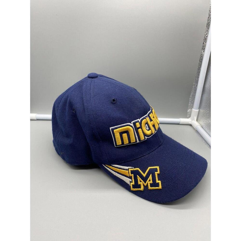 Michigan Wolverines American Needle Fitted Hat Sz 7 1/4 VINTAGE PRELOVED